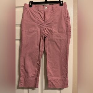 Gloria Vanderbilt Crop Chinos! Size 6